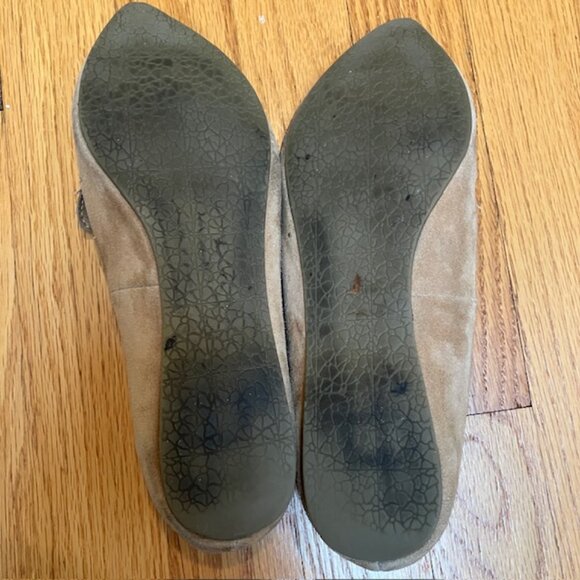 Steve Madden Feather slip on pointed toe suede loafers in tan 6M - Picture 6 of 6